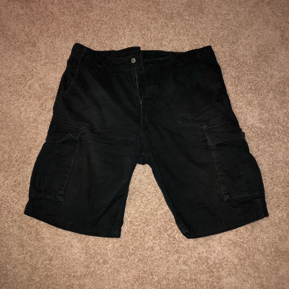 Levi’s Black Cargo Shorts